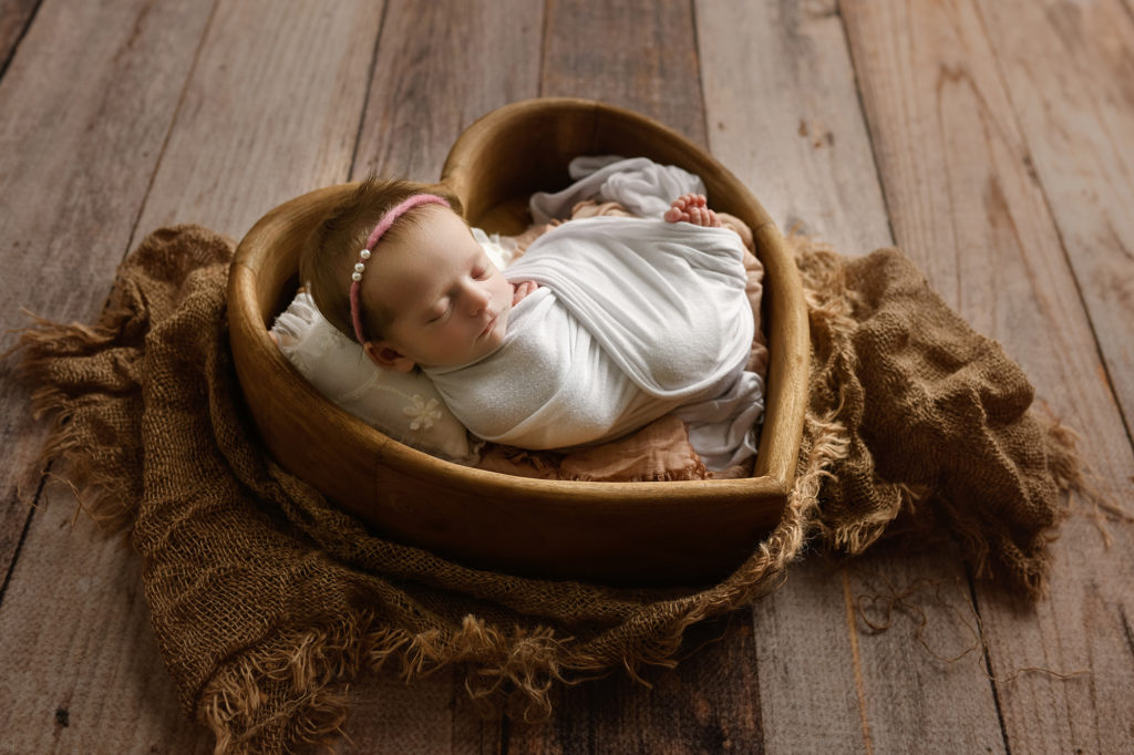 newborn baby in heart bowl - sally salerno photography 03